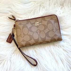Coach • Double Corner Zip Blocked Signature Wristlet